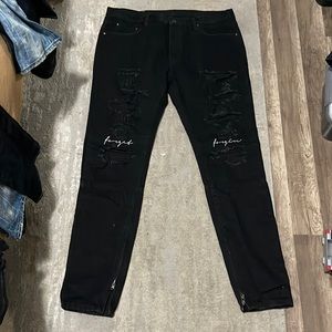 Mnml black ripped jeans 38